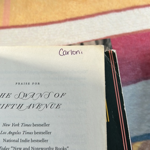 Book bundle about NYC. - Picture 5 of 5